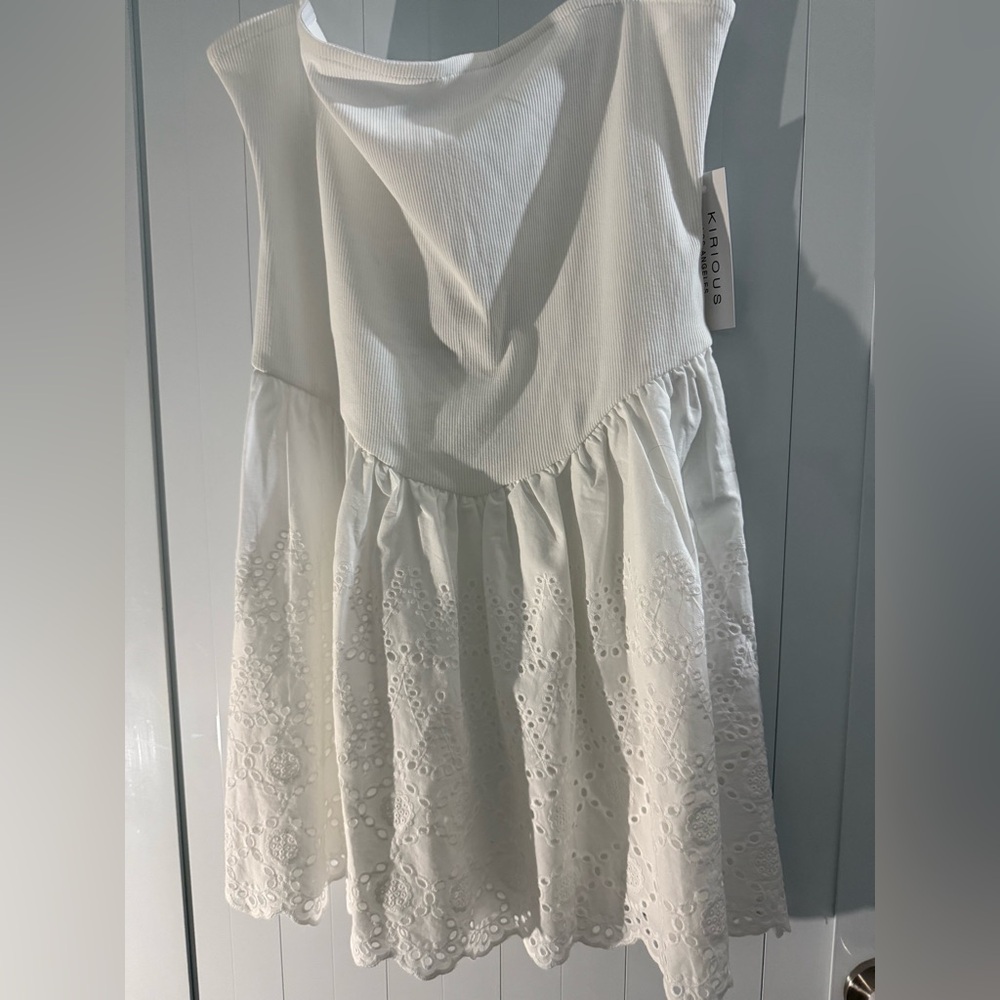 White dress kirious los angeles